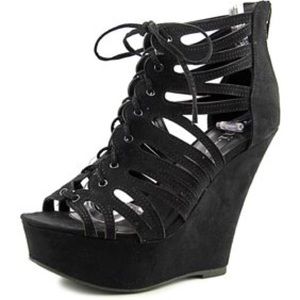 Shi by Journey’s wedge